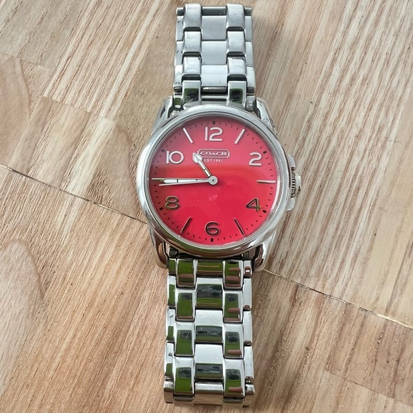 Coach ladies red dial stainless steel dress watch NEW BATTERY main image 6